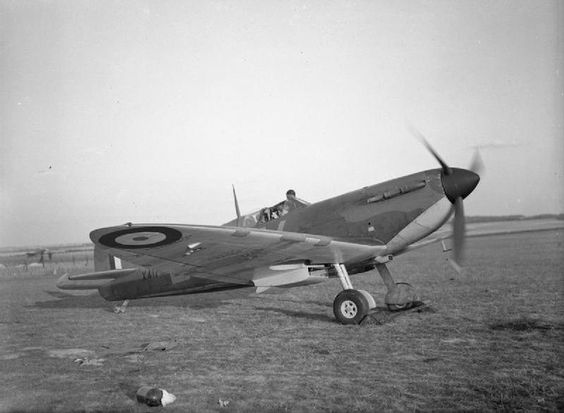 13 September 1940 worldwartwo.filminspector.com RAF Spitfire