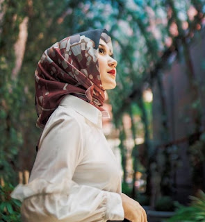 Fashion Dan Hijab Ala Dian Pelangi