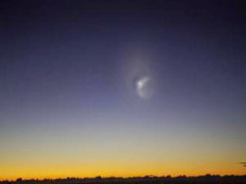 Ufo Sighting In New York New York On June 2Nd 2013 Father Sees Ufo Decend Behind A Treetop