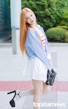 Knetz are going crazy over RED VELVET Joy's new blonde hair.