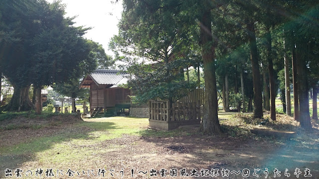 八口神社　境内