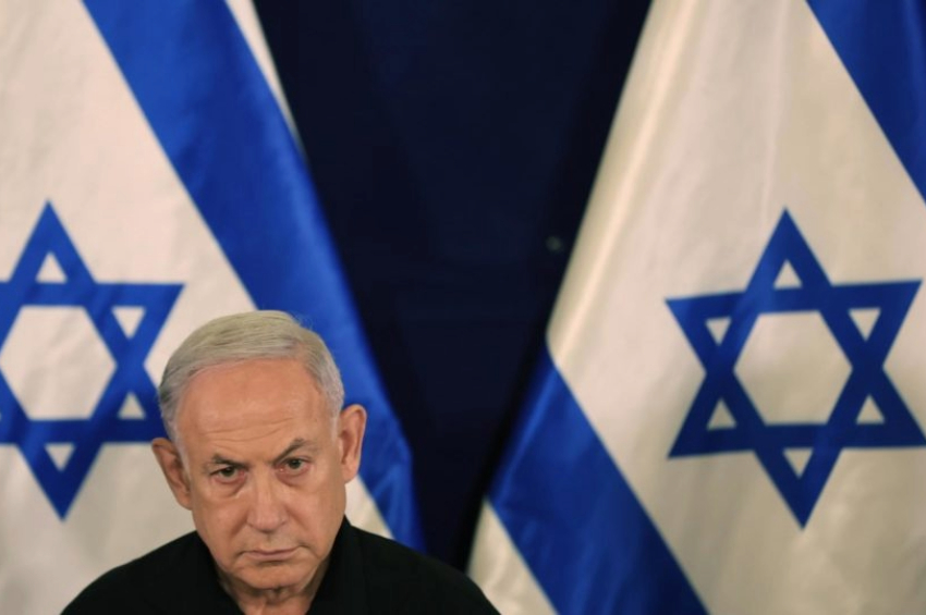 O Primeiro-Ministro de Israel, Benjamin Netanyahu, sofre forte pressão das famílias de reféns ainda mantidos em cativeiro em Gaza | Foto: EFE/EPA/Abir Sultan