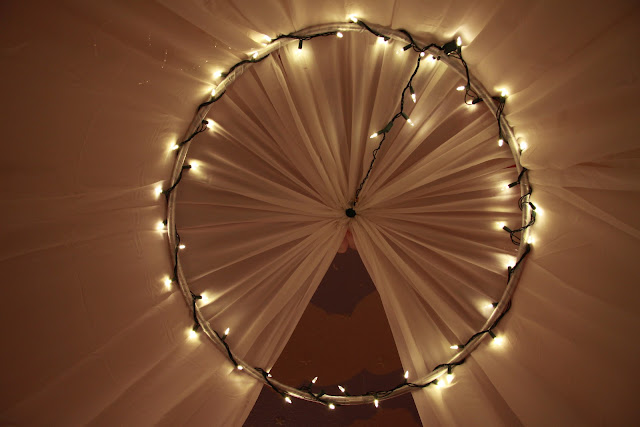 Adventures in Pinteresting: Little Girls Bed Canopy with Lights
