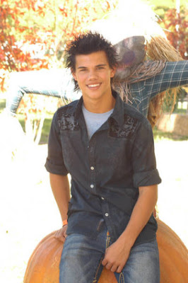 alone taylor lautner