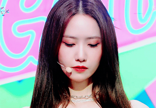 Knetz once again amazed at Girls Generation Yoona's visual in FOREVER 1 comeback stage! 