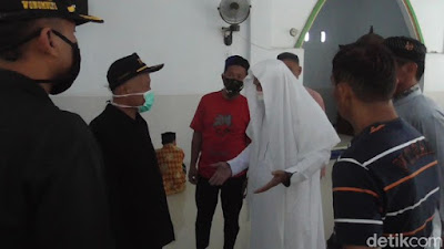 Jemaah Sholat Jumat Dibubarkan