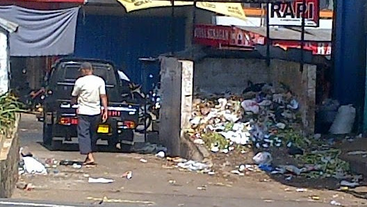 Bak Penampung Sampah Gamblok Dinilai Tidak Layak