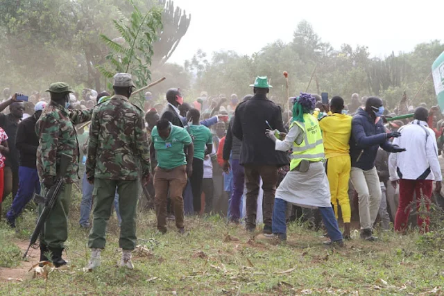 GOR fans at the burial of Lady Maureen, Quen of Ohangla