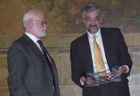 Picture of Lars Hedegaard (left)