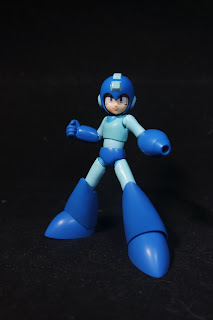 http://murakami-night.blogspot.com/2016/09/bandai-d-arts-rockman-review.html