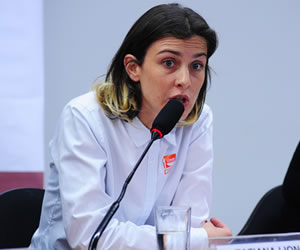 Tatiana Lionço, pesquisadora do Instituto de Bióetica, Direitos Humanos e Gênero (Anis) (Foto: Alexandra Martins/Agência Câmara)
