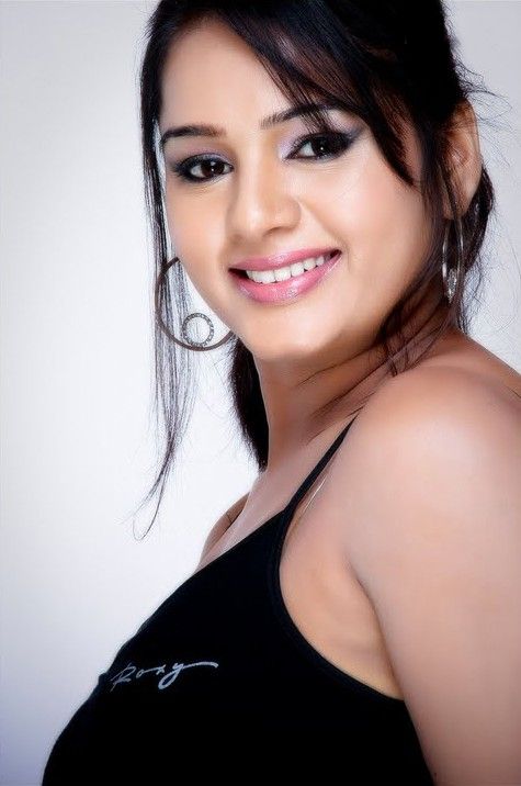 Actress Rashmi latest stills pics photos 06 + 