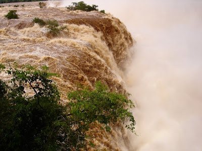 Cataratas do Iguaçu em período de cheia