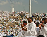 Praying_at_Arafat_-_Flickr_-_Al_Jazeera_English