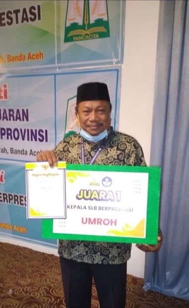 SAMHUDI KEPALA SEKOLAH SLB BERPRESTASI PROVINSI ACEH 2020