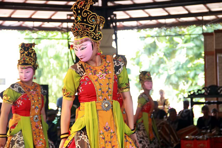 Tari Kedok Ireng, Tarian Tradisional Dari Jawa Barat 