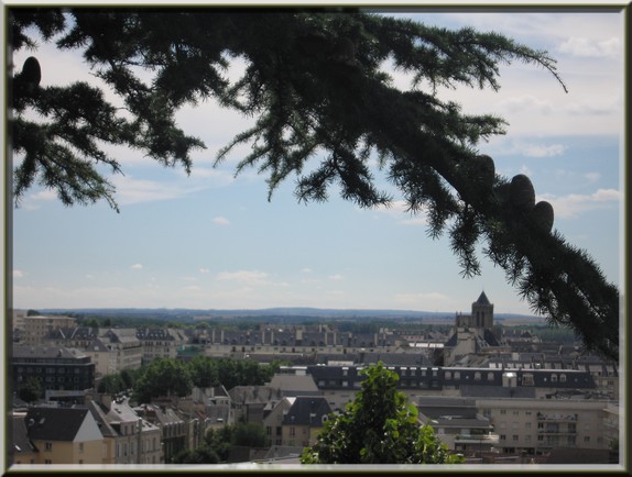 Vue sur les toits de Caen depuis le belvédère