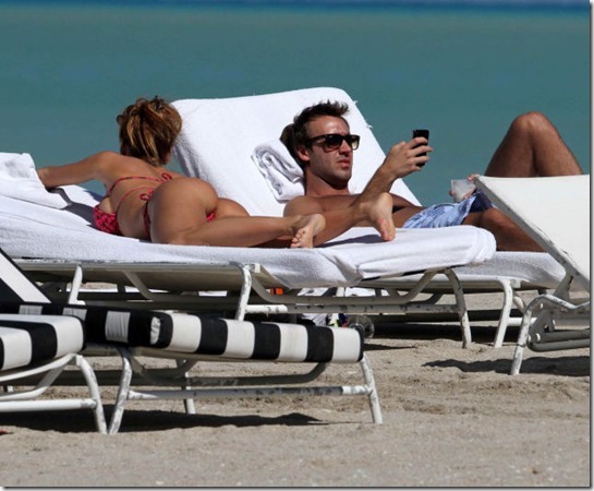 celebrity-beach-bum-38