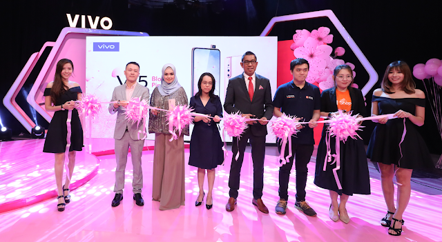 SIAPA MR CT  DI MAJLIS PELANCARAN VIVO V15 BLOSSOM PINK DEPAN SITI? 