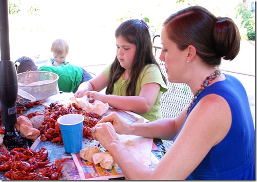 E and Eve with crawfish