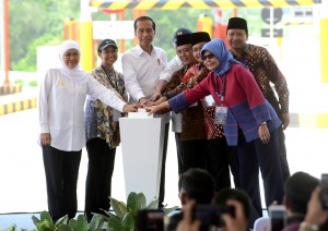 Resmikan Tol Pandaan – Malang, Presiden Jokowi Minta Digratiskan Sampai Lebaran