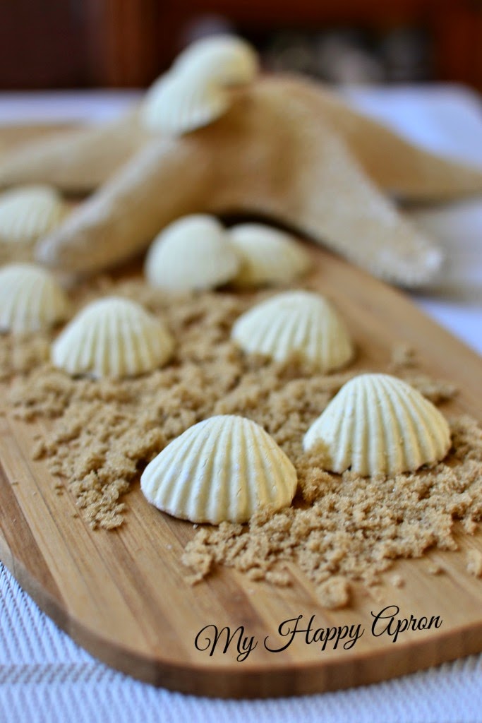 My Happy Apron: Kuih Bangkit (Tapioca Cookies)