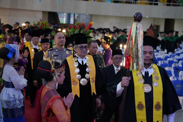 UDA dan APP Darma Agung Wisuda 1.153 Mahasiswa Pascasarjana, Sarjana dan Ahli Madya 