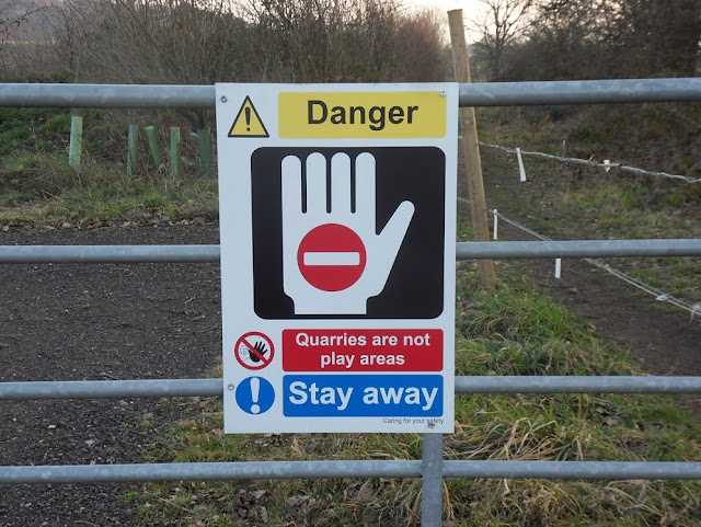 Quarry-Danger-Sign-UK