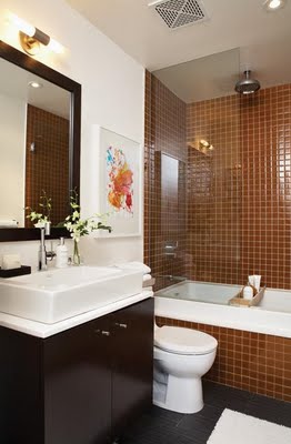 Small Bathroom Makeovers on Small Brown Tiled Small Bathroom Bathroomcanadian House   Home Jpg