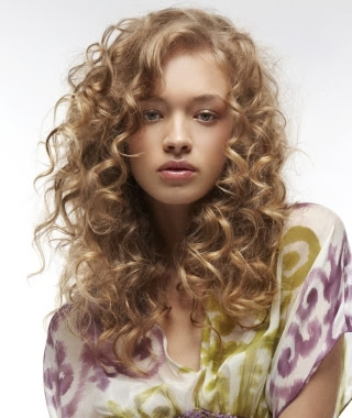 cute curly hair styles