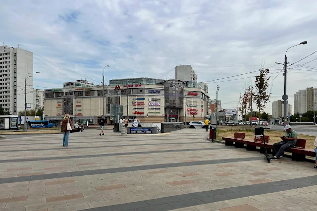Митинская улица, Дубравная улица, станция метро Митино, торговый центр «Ковчег»