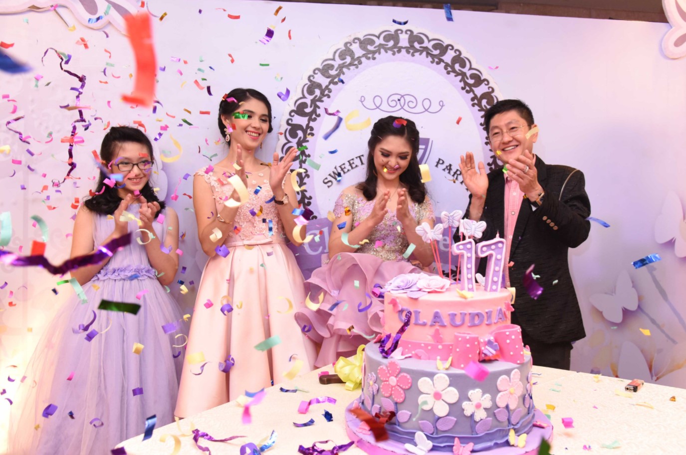 49 Dekorasi Ulang Tahun ke 17 Sweet Seventeen Sederhana di 