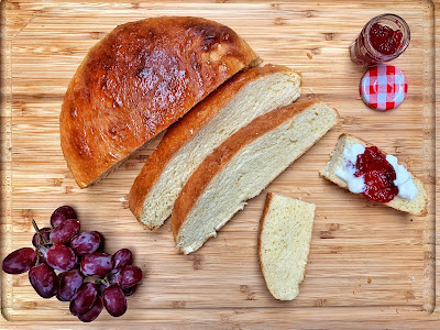  Sally Lunn Buns - A Posh (TM) English Teacake Recipe