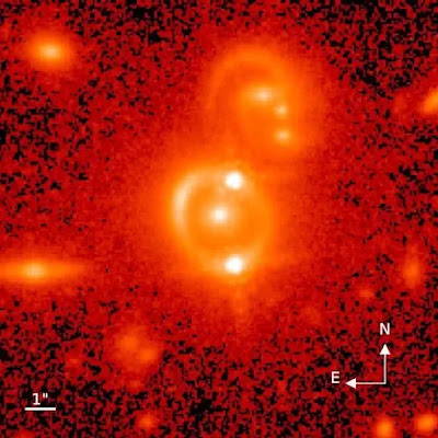 Questa immagine del telescopio Hubble mostra un quasar doppiamente