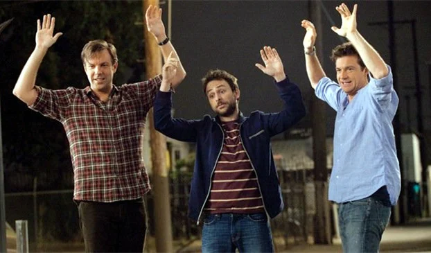 Sinopsis Film Horrible Bosses 2 (Jason Bateman, Charlie Day, Jason Sudeikis, Jennifer Aniston)