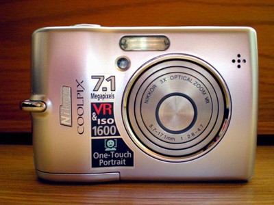 Nikon Coolpix L12