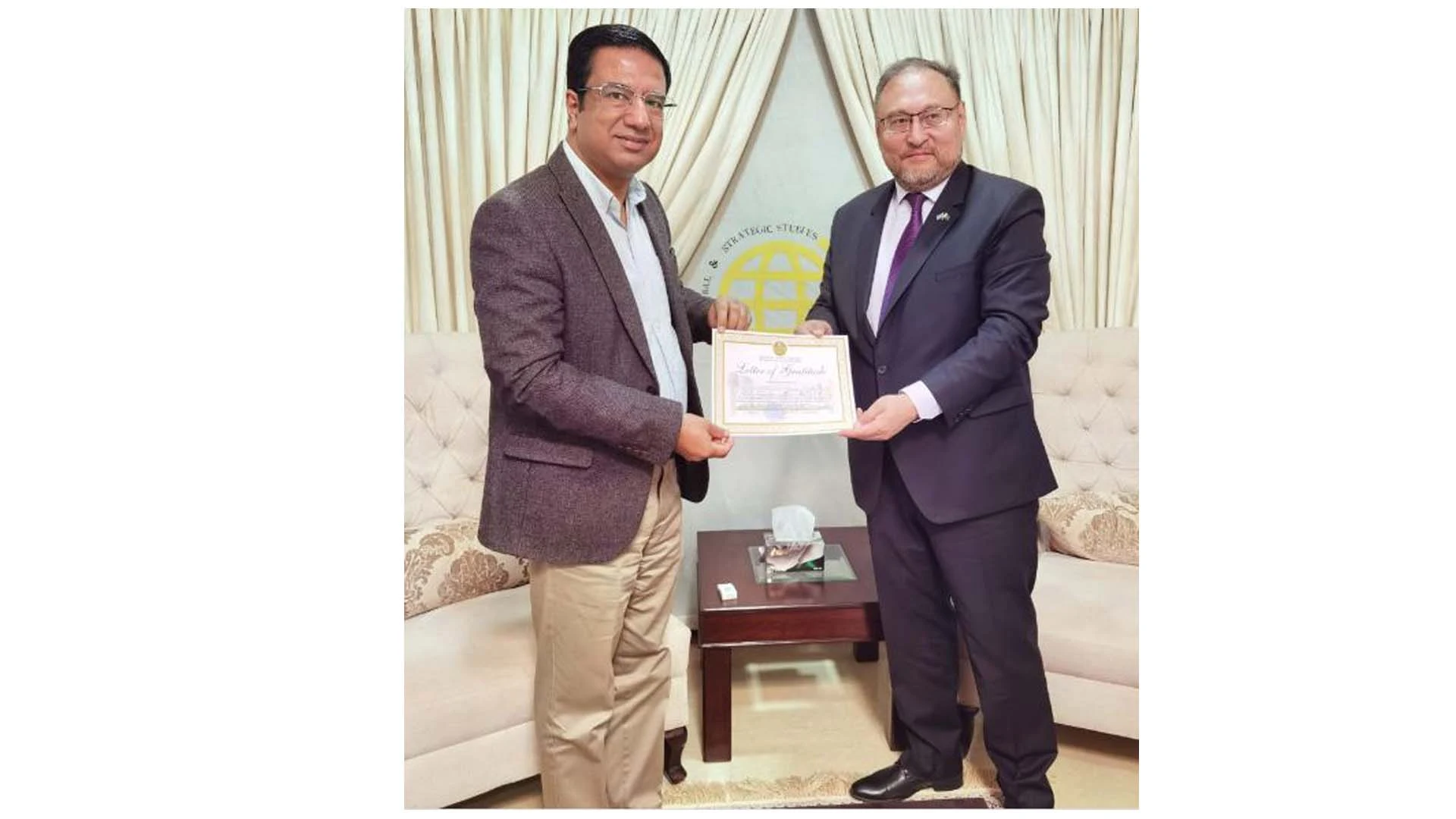 Kazakh envoy presents certificate of appreciation to Executive Director, CGSS