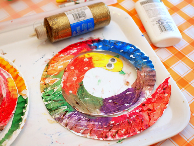 Easy and Colorful Paper Plate Snakes (Preschool art and craft project)