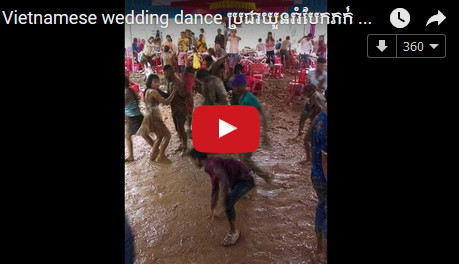 Vietnamese wedding dance ប្រជាយួនរាំបែកភក់ រាំបែកជ្រាំ រាំឱ្យអស់ដៃអស់ជើង ឱ្យដឹងថាដៃជើងយួនពូកែរាំ រាំកម្សាន្តឡើងបែកភក់បែកជ្រាំ! រាំឱ្យល្បីក្នុងថ្ងៃមង្គលការក្នុងស្រុកយួន!