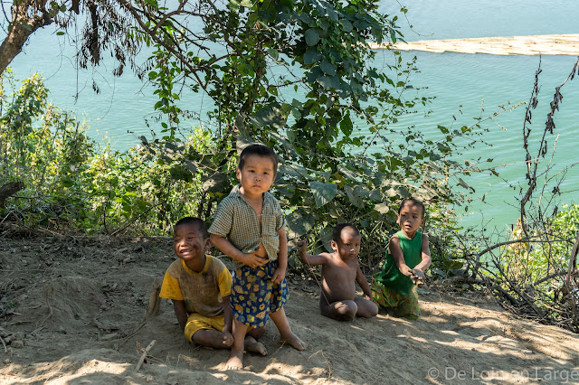 Village de Kainchaung-Rivière Lemro-Birmanie-Myanmar