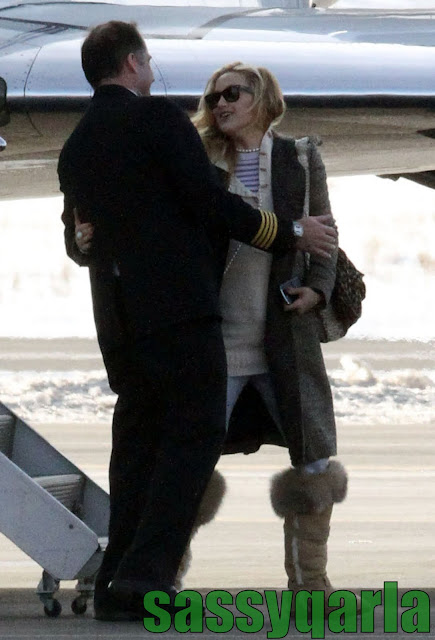 kate hudson aspen snowboarding