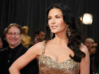 Oscar Jewelry: Catherine Zeta Jones, Lorraine Schwartz earrings