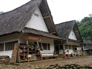 Wisata Adat Kampung Naga