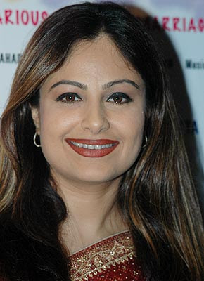 Ayesha Jhulka1