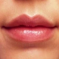 Tips Alami Mencerahkan & Memerahkan Bibir Gelap