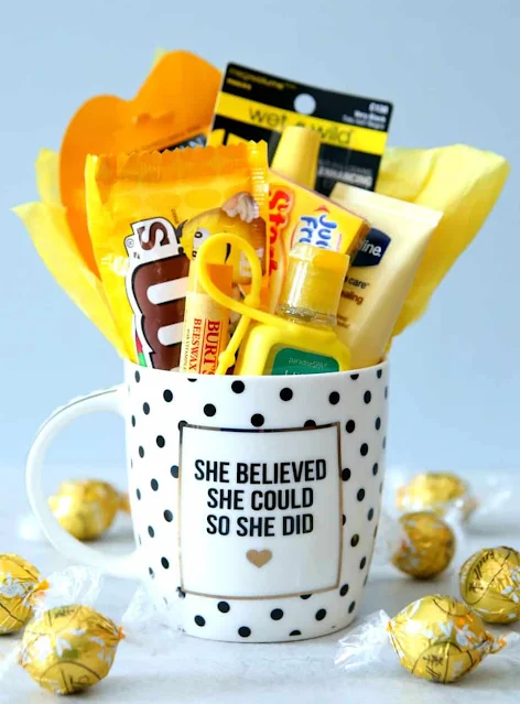 25 Gifts in a Mug - Adventures of a DIY Mom