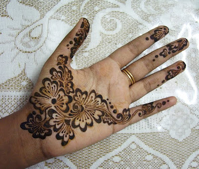 Best-Party-Mehndi-Designs-for-Hand-2011