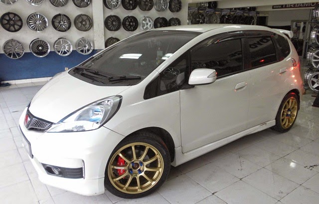 Velg Modifikasi Cocok Untuk Honda Jazz Terbaru 2019 Keren 