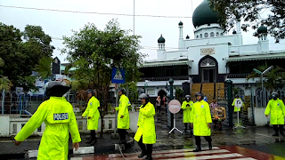 Petugas Sat Sabhara Lakukan Pengamanan Simpatik Ibadah dan Shafari Shalat Jumat