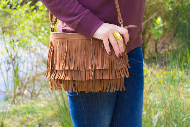 Un look casual en denim et bordeaux 💕